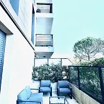 T2 Apartment With Terrace In Frejus